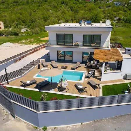 Villa New Luxury Mons Aureus Split Gornje Sitno