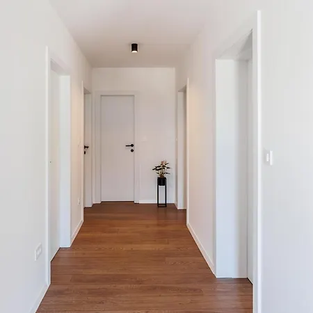 New Luxury Mons Aureus Split Vila