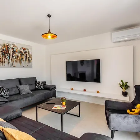 New Luxury Mons Aureus Split Villa Gornje Sitno