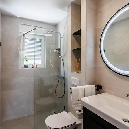 New Luxury Mons Aureus Split Villa Gornje Sitno