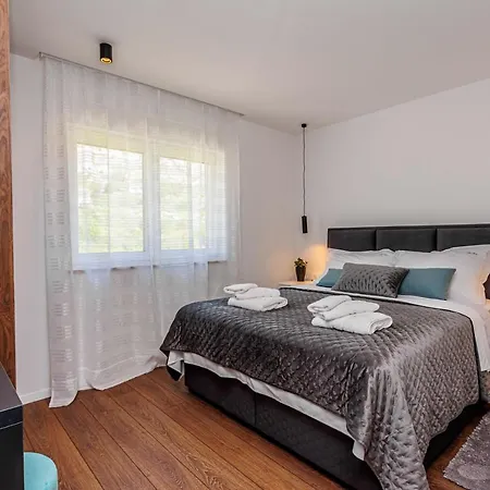 Villa New Luxury Mons Aureus Split
